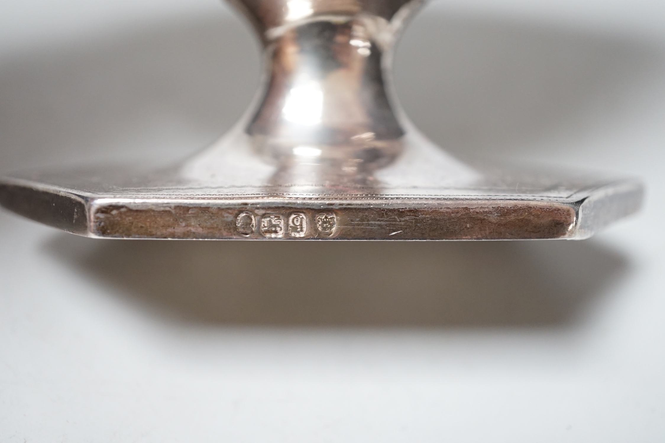 A George III silver boat shaped pedestal sugar basket, London, 1791, length 12.5cm, 5.3oz.